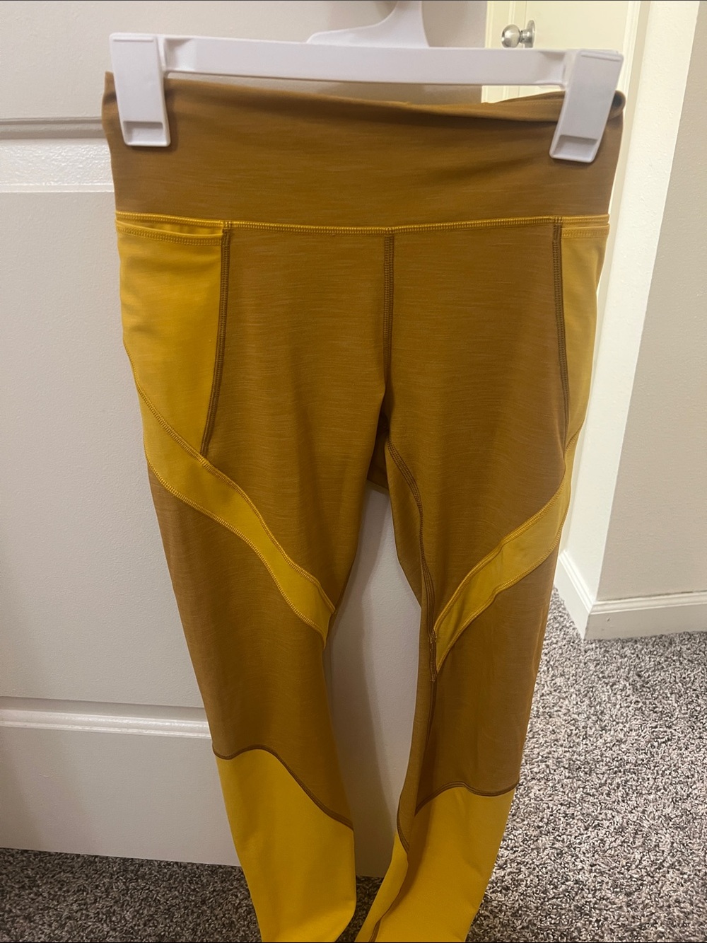 Lululemon Early Extension High Rise Tight 28” Size 6 Fools Gold Yellow